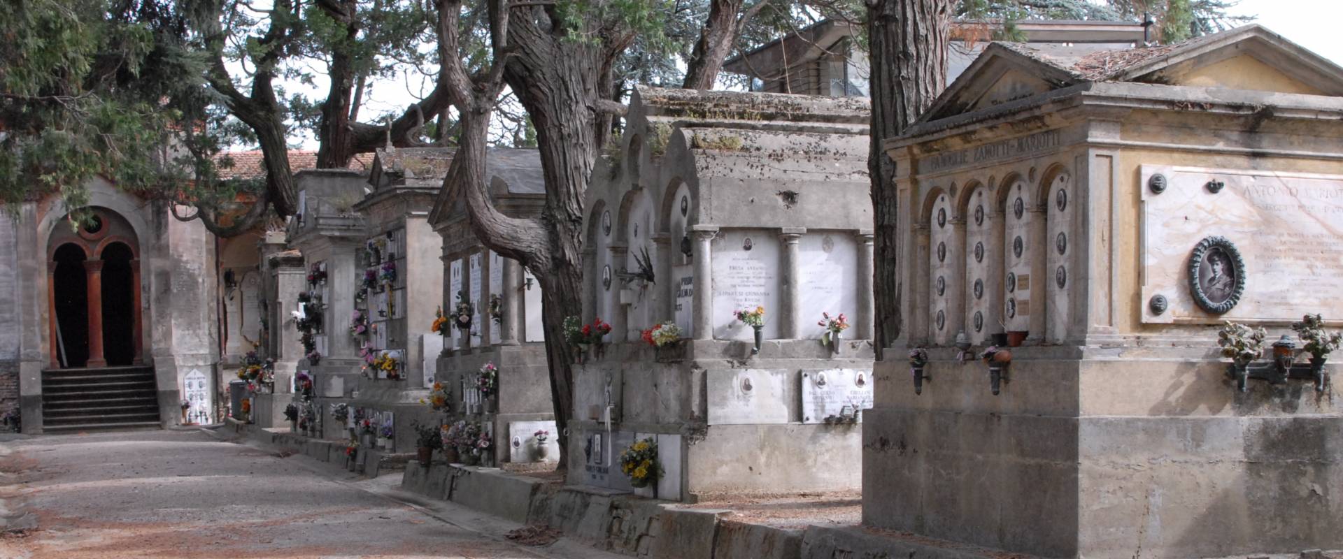 DSC 4175 cimitero monumentale Massa Lombarda 20 foto di SveMi